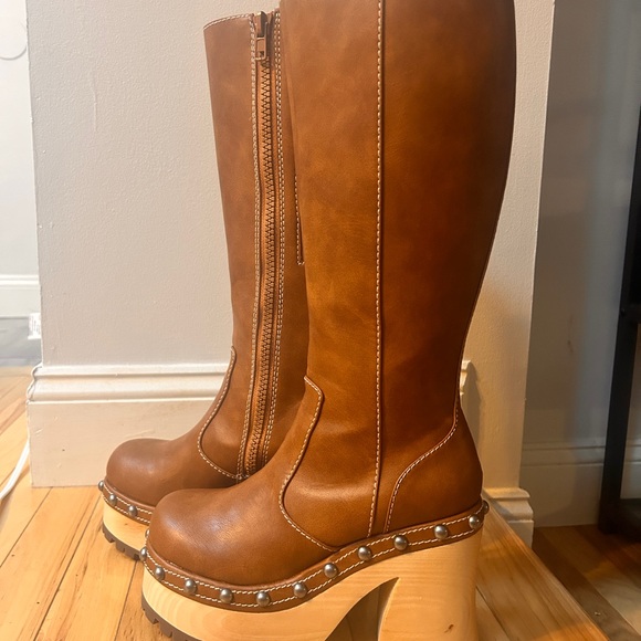 Delia’s Poetic Edge Brown/Tan knee boot 8M NWB! - Picture 2 of 7